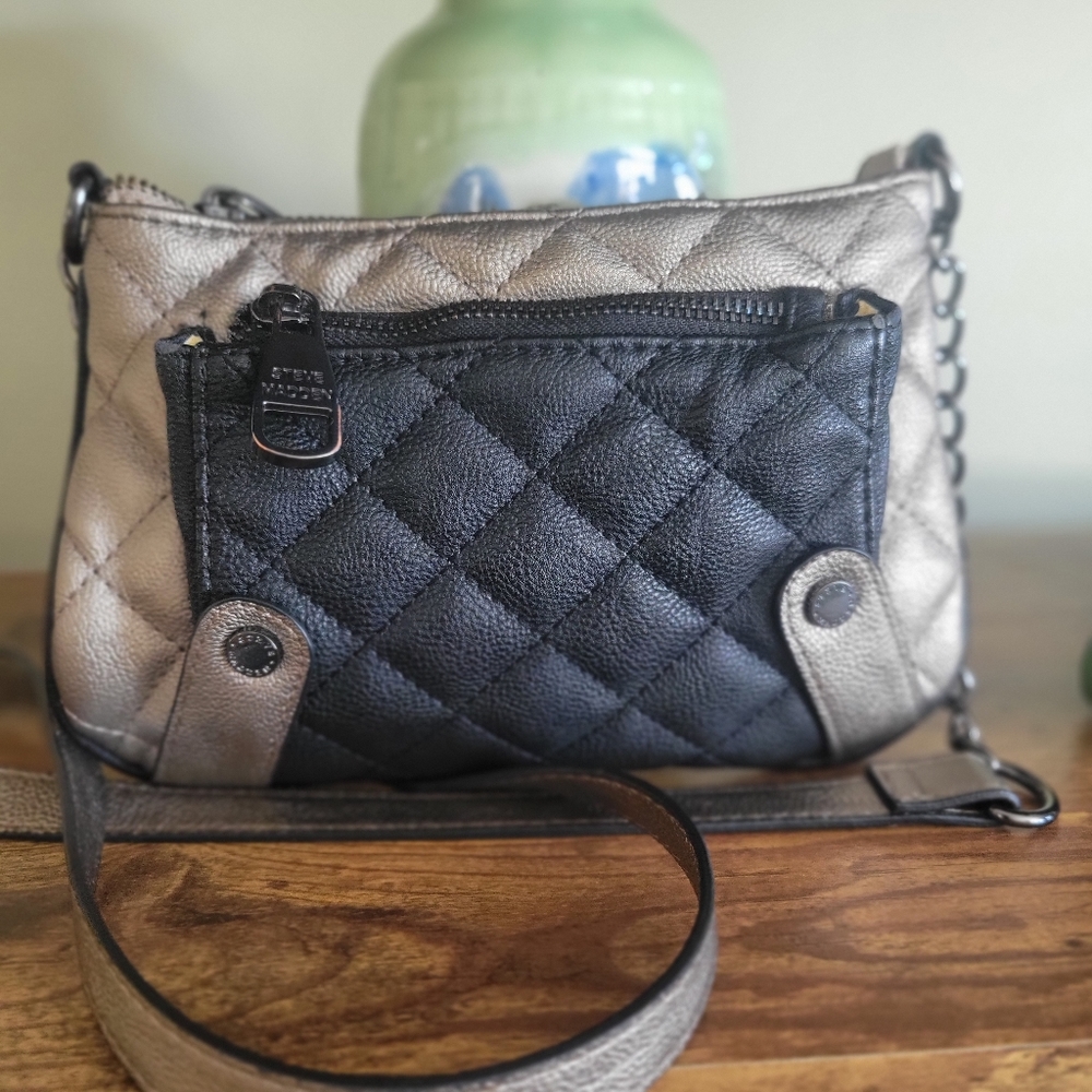 ☀️Steve Madden Silver Quilted Women's Bag